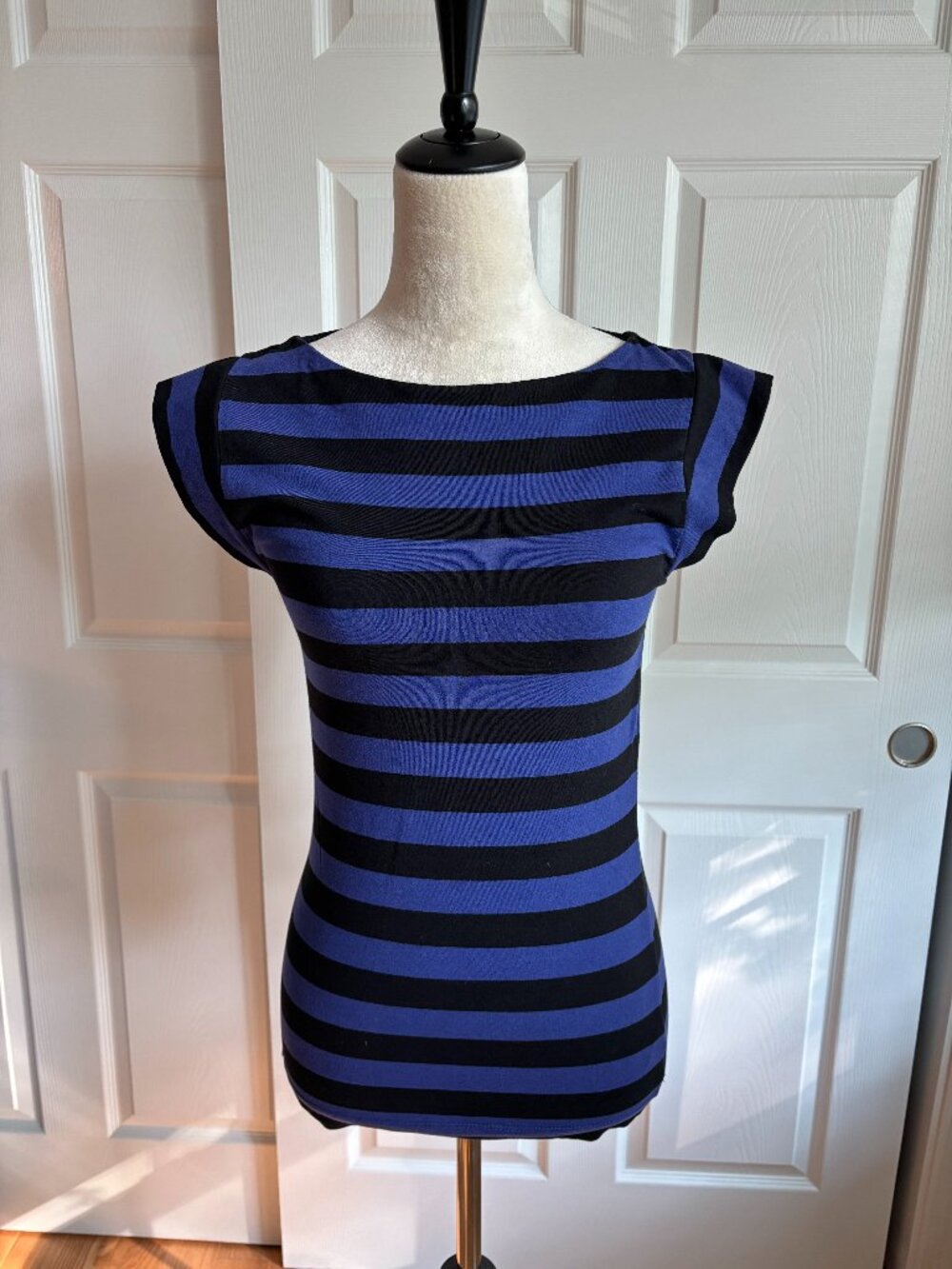 French Connection Purple and Black Striped casual 90’s Y2K Cap Sleeve Tee-Size-M